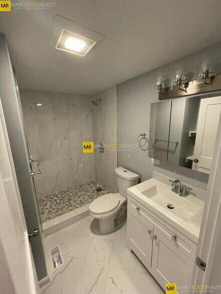 Building Photo - 31-33 Raymond Ave. Unit 33-2