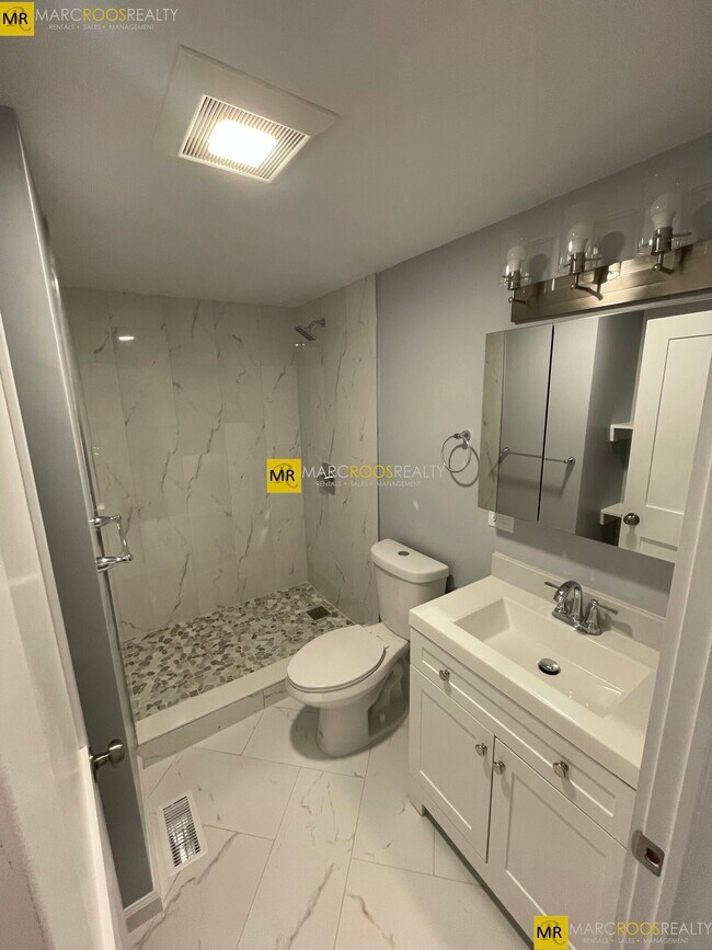 Building Photo - 31-33 Raymond Ave. Unit 33-2