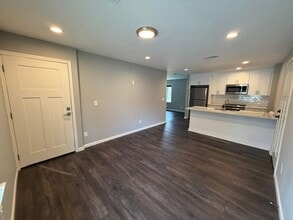 Building Photo - Charming 4/2.5 House in Armuchee- $1,995