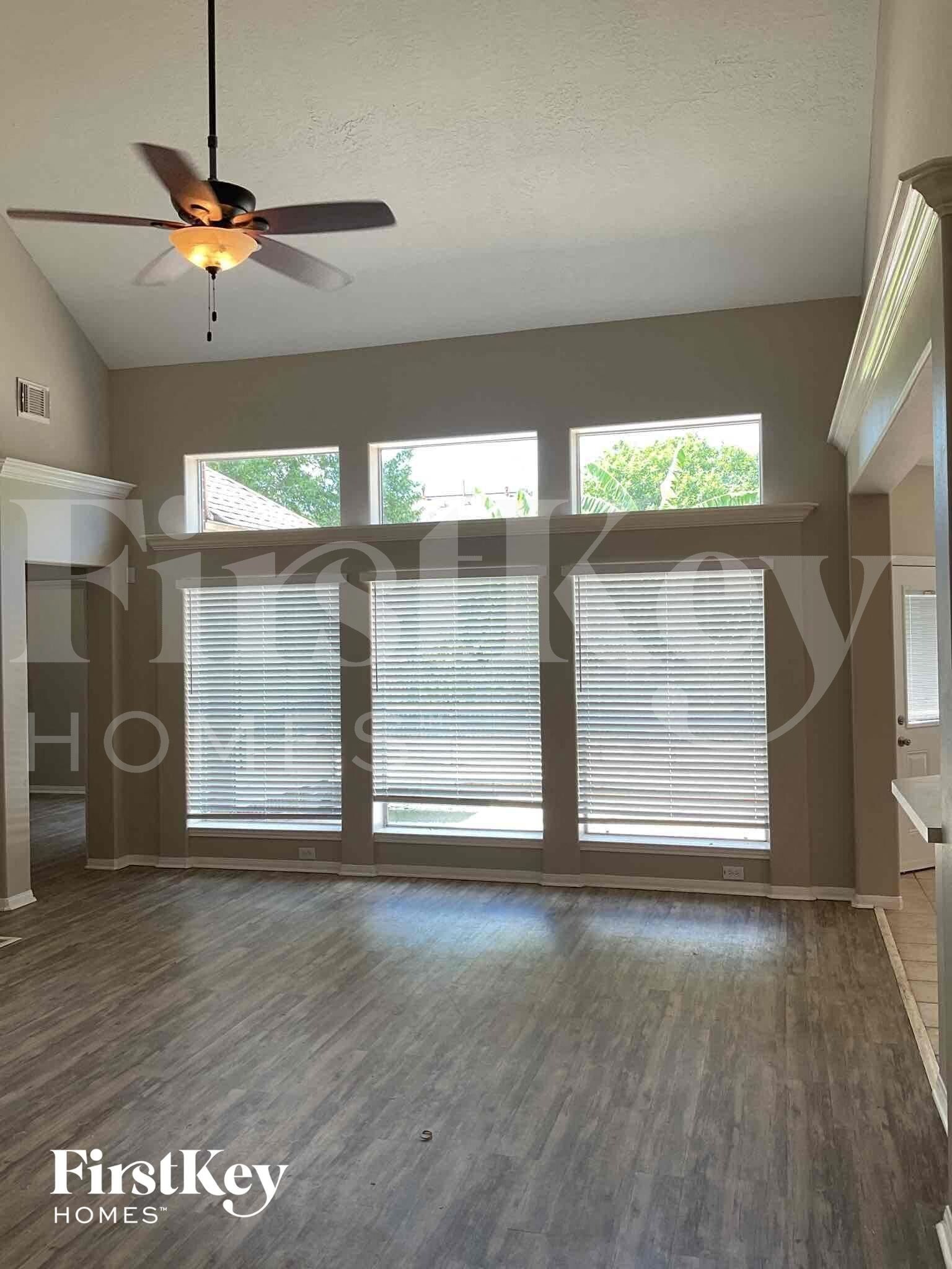 Building Photo - 2208 Palm Lagoon Dr
