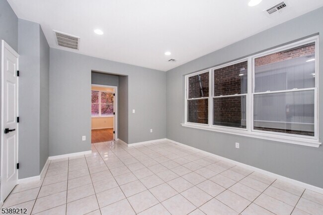 Building Photo - 1878 Springfield Ave