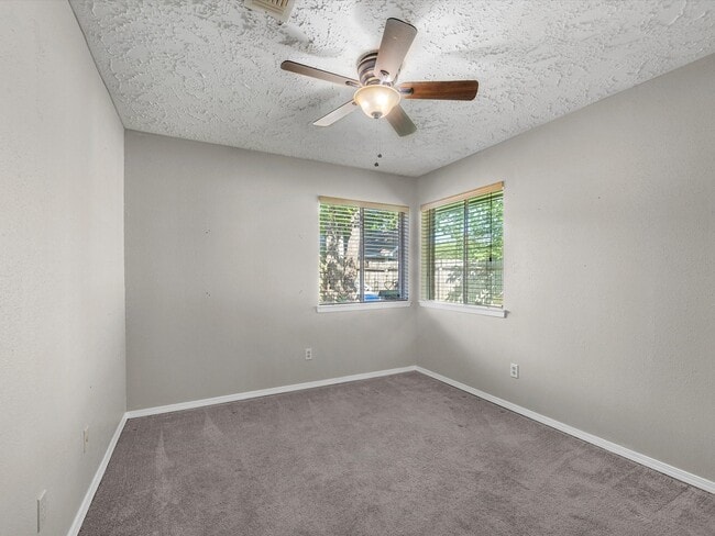 Building Photo - 4202 W Peachfield Cir