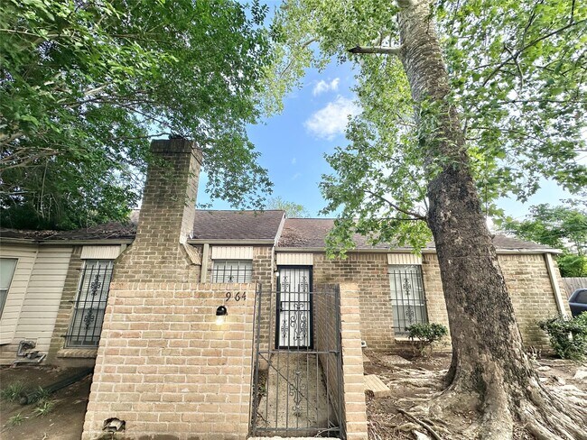 Building Photo - 9164 Wilcrest Dr