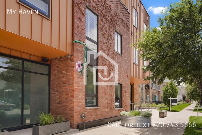 Building Photo - 2550 Lawrence St