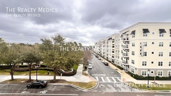 Building Photo - 3732 Avalon Park E Blvd