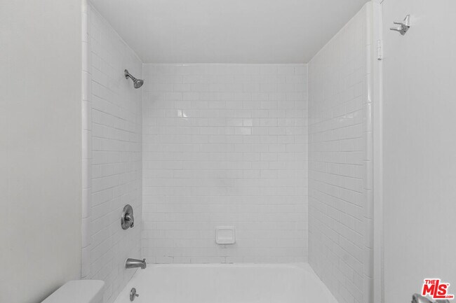 Building Photo - 2637 S Centinela Ave