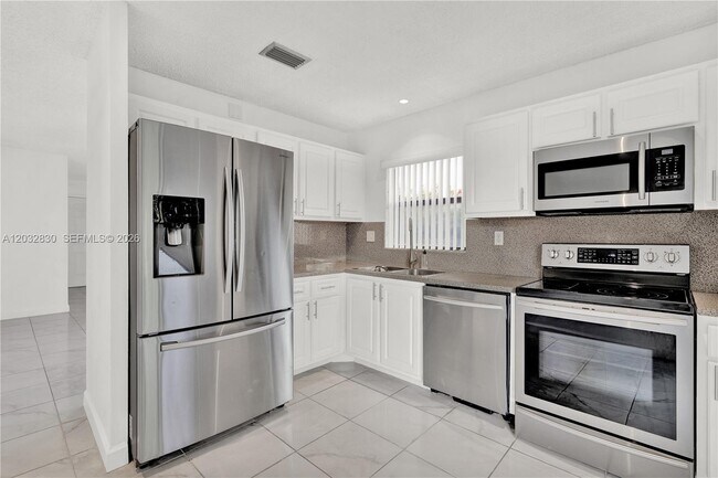 Building Photo - 12704 SW 71st Terrace