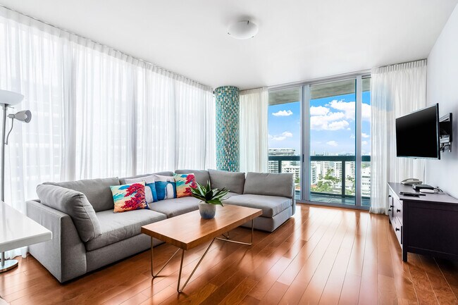 Building Photo - 6899 Collins Ave