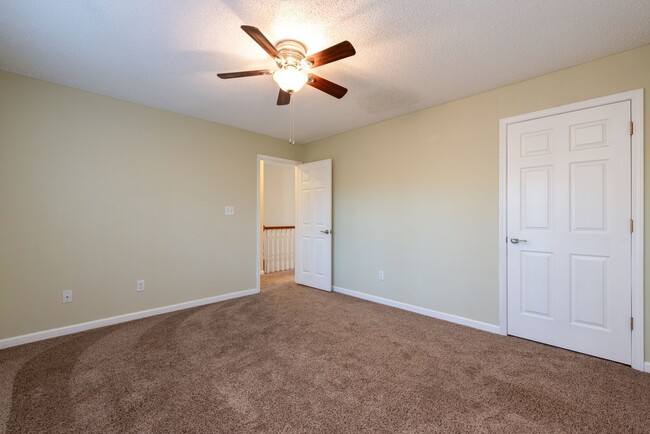 Building Photo - Spacious 4-Bedroom Home in Westside Athens...