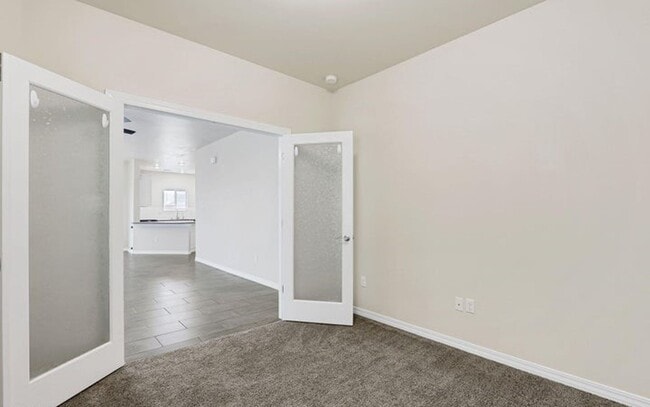 Building Photo - 2911 Aragon Ave