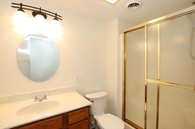 Building Photo - 14.5 Fond du Lac St