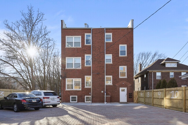 Building Photo - 1111 Bonnie Brae Pl