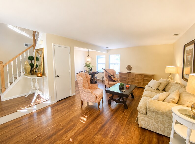 Building Photo - 2524 Yorkdale Dr