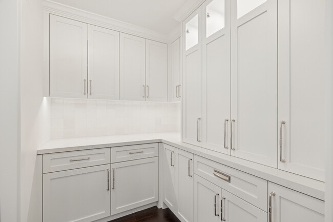 Building Photo - 1915 Windward Ln