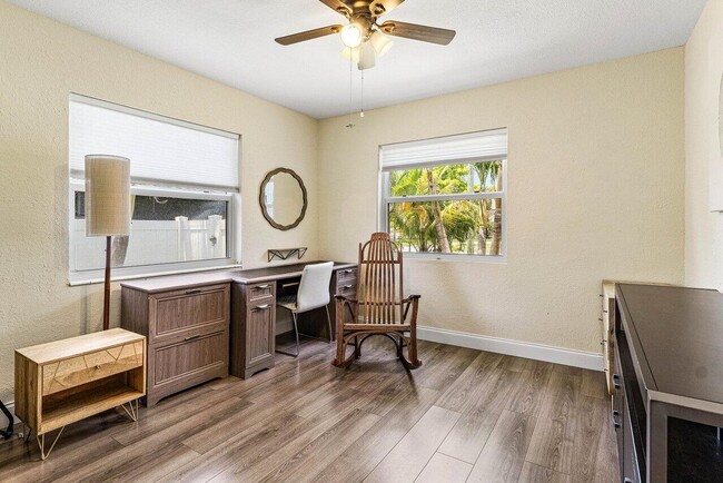 Building Photo - 123 NW 6th Ave