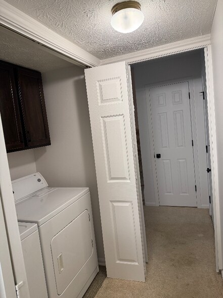 Building Photo - 9523 Maple Way