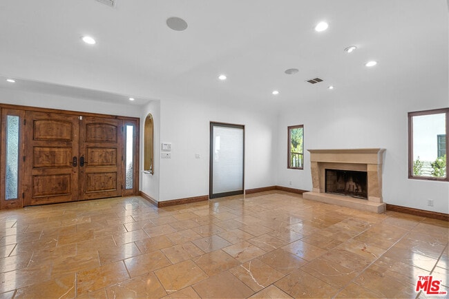 Building Photo - 14710 Greenleaf St