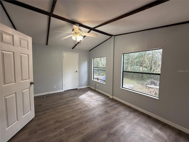 Building Photo - 8824 Overlook Dr