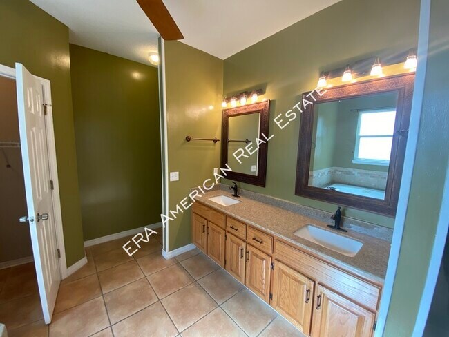 Building Photo - 2080 Biscayne Blvd