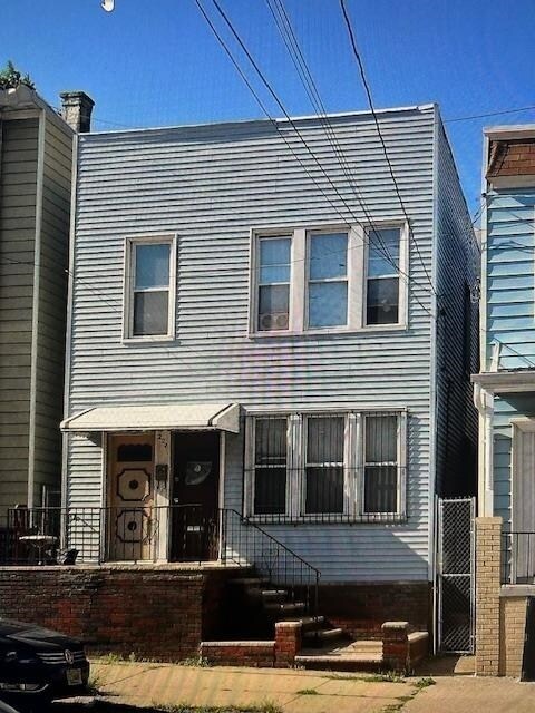 Building Photo - 227 Beacon Ave