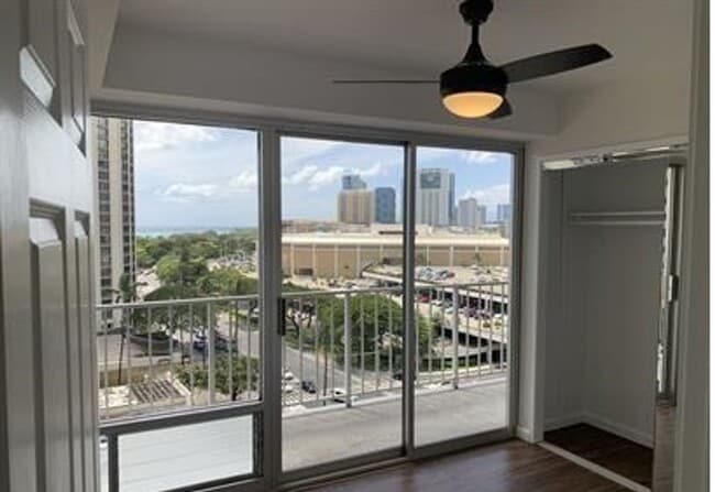 Building Photo - Pet Friendly, Secured, Lanai, AC, Private W&D