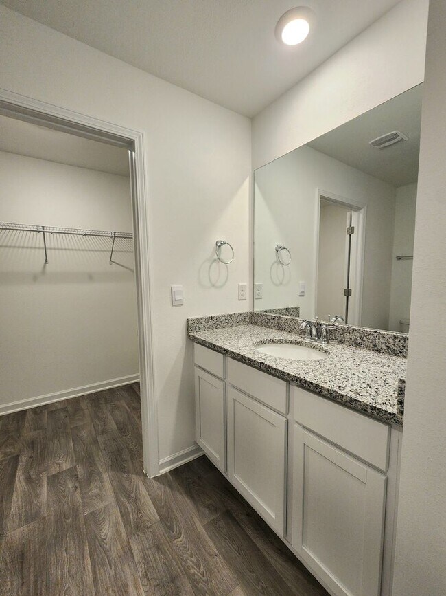 Building Photo - New 3/2 with fenced yard in Foley