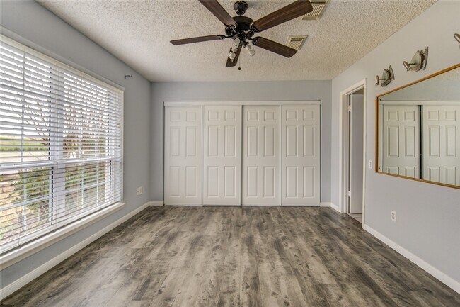 Building Photo - 2927 Great Lakes Ave