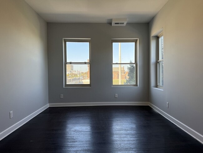 Building Photo - Woodward Lofts