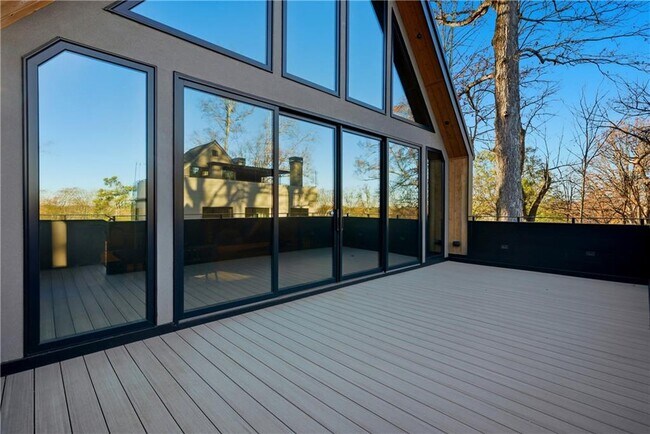 Building Photo - 1033 Reeder Cir NE