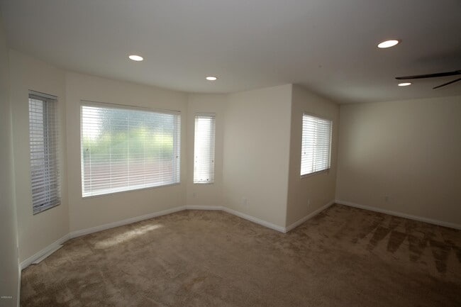 Building Photo - 526 Houston Dr