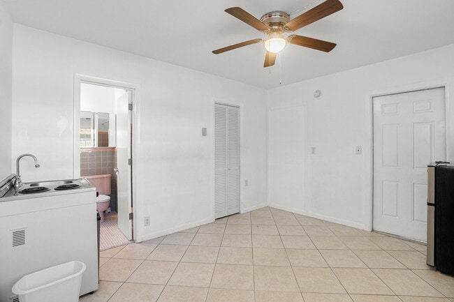 Building Photo - 756 SE 19th Ave