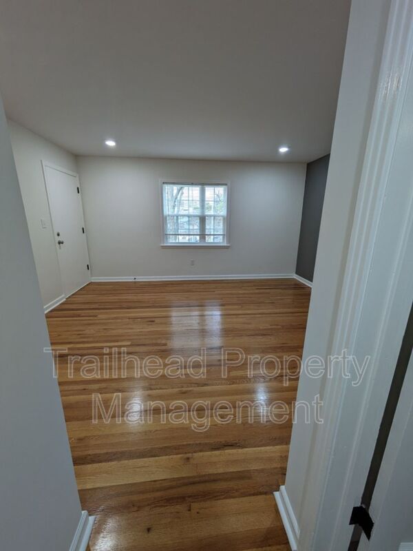 Building Photo - 6413 Brookside Rd