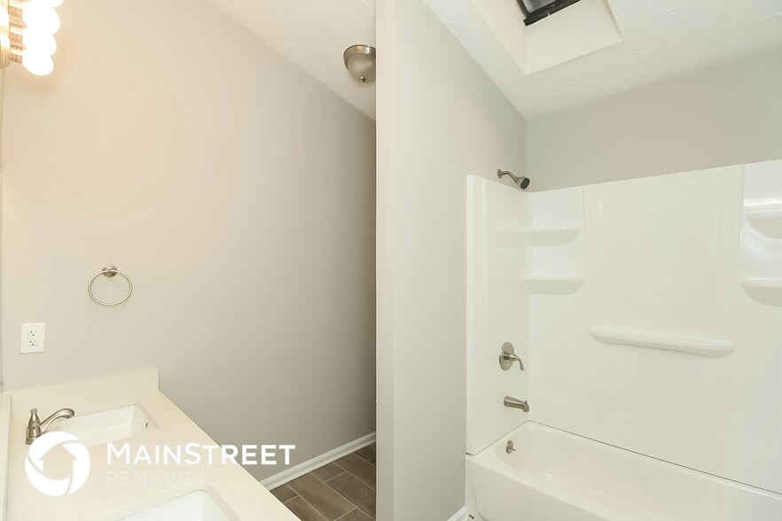 Building Photo - 8070 Linda Ct