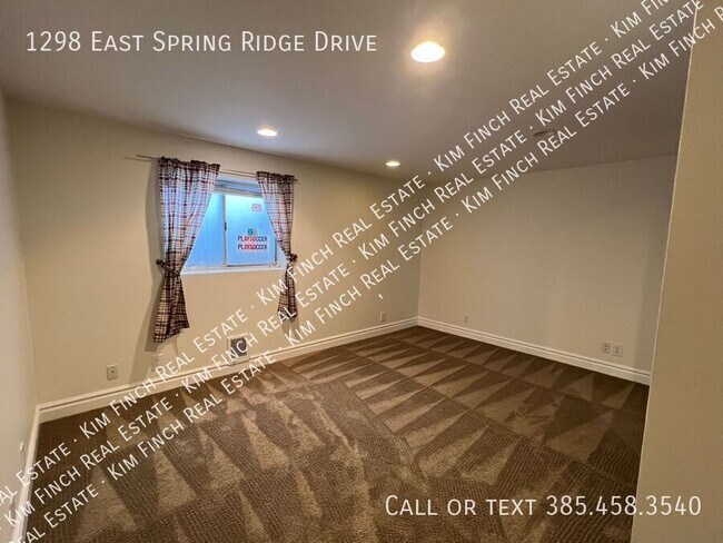 Building Photo - 1298 E Spring Ridge Dr