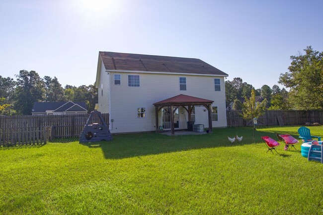 Building Photo - 4 Bedroom, 2.5 Bathroom Home in Aberdeen, NC