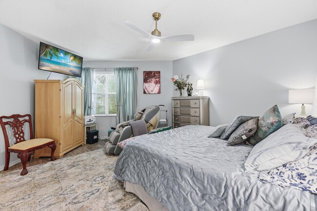 Building Photo - 2495 NW 66th Dr