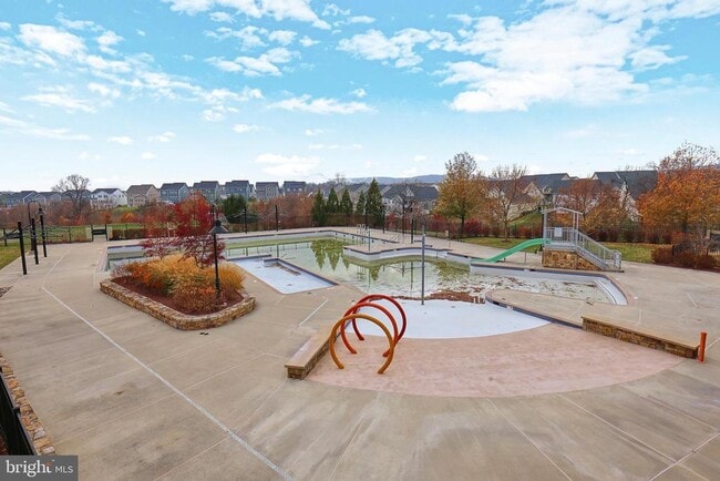 Building Photo - 1006 Shenandoah View Pkwy