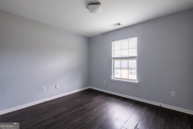 Building Photo - 7702 Parkside Dr