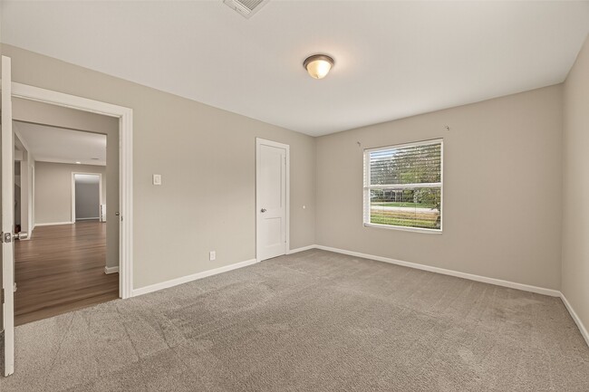 Building Photo - 5613 Dorothy Ann Dr