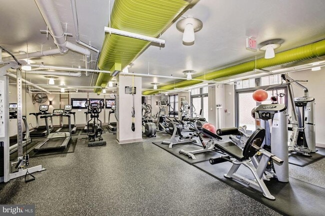 Building Photo - 1021 N Garfield St