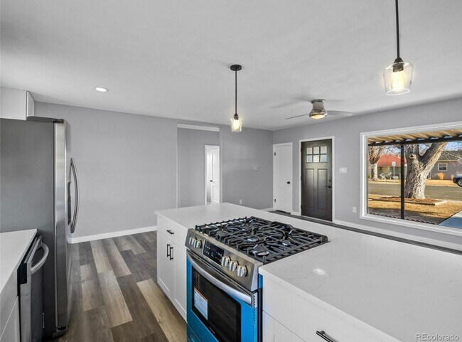 Building Photo - Updated 3BD, 2BA Englewood Home with Back Yard and Garage