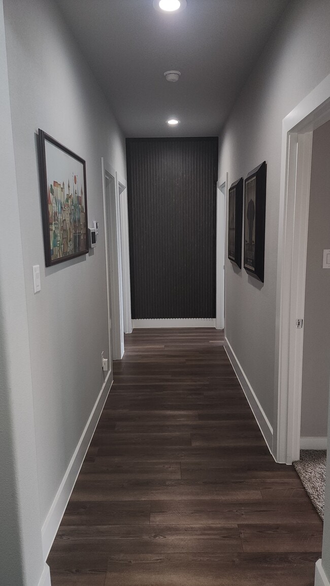 Building Photo - 1025 E Coral Way