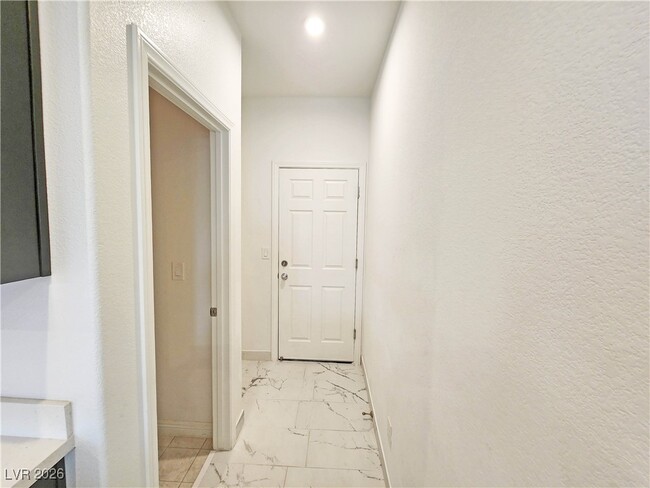 Building Photo - 3821 E Weld Ave