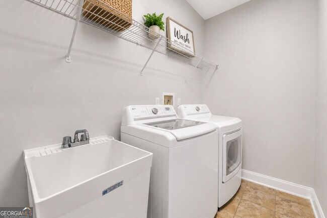 Building Photo - 3329 Rosecliff Trace NE