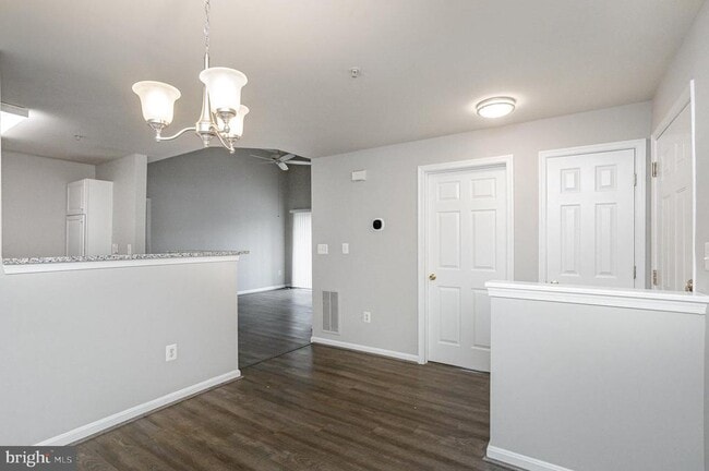 Building Photo - 1060 Gardenview Loop