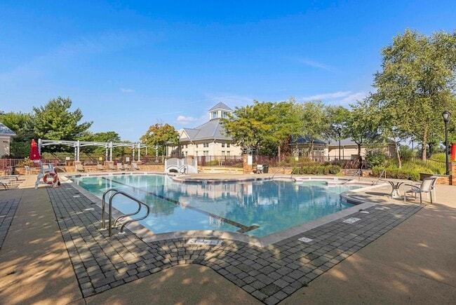 Building Photo - 208 Shearwater Ct W