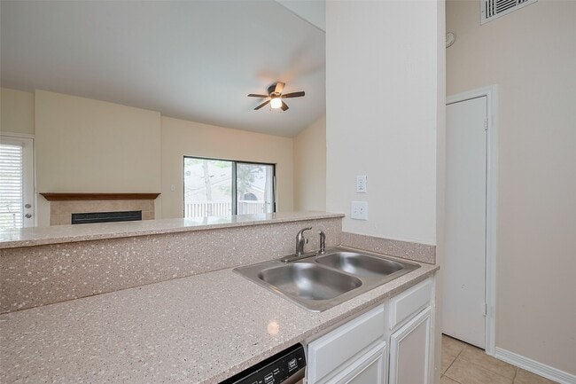 Building Photo - 3500 Tangle Brush Dr