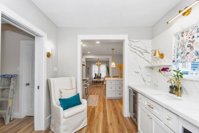 Building Photo - 4919 Avenue Q