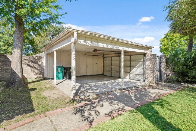 Building Photo - 16107 Grassy Creek Dr