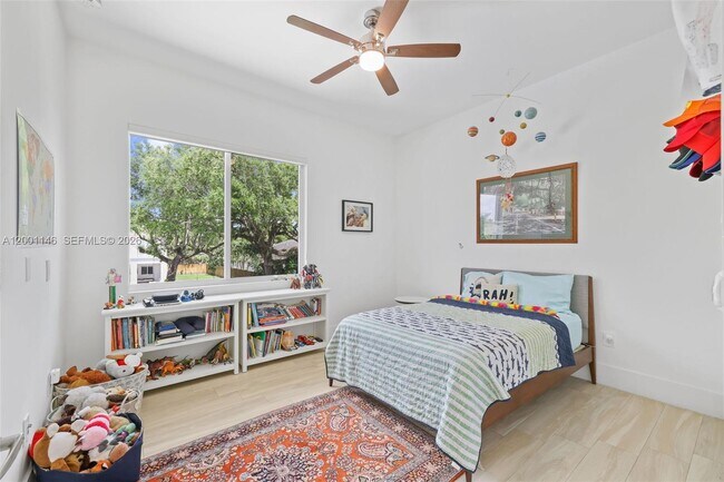 Building Photo - 14831 SW 93rd Ct